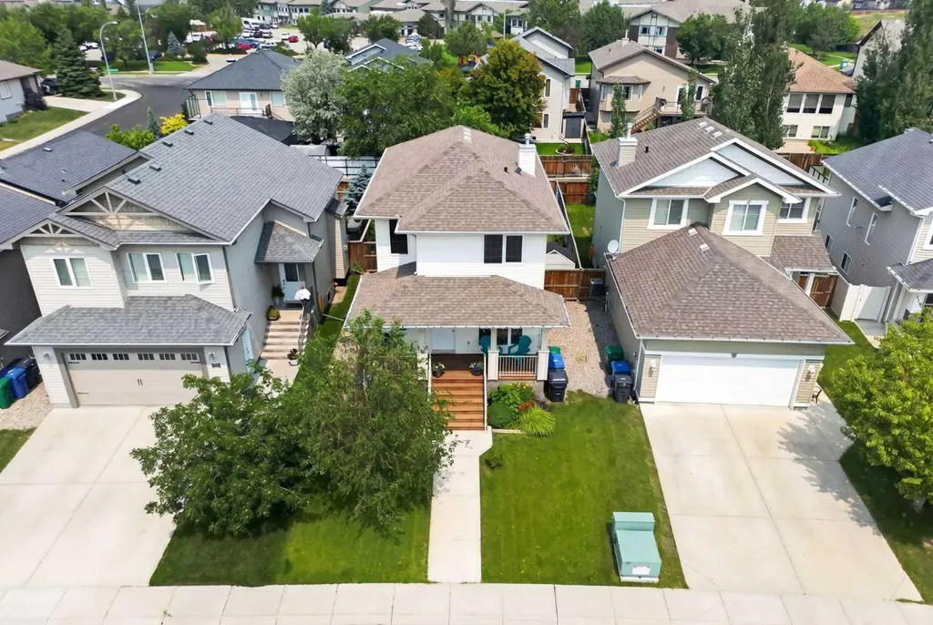 109 Couleesprings Way S Lethbridge AB T1K 4T3