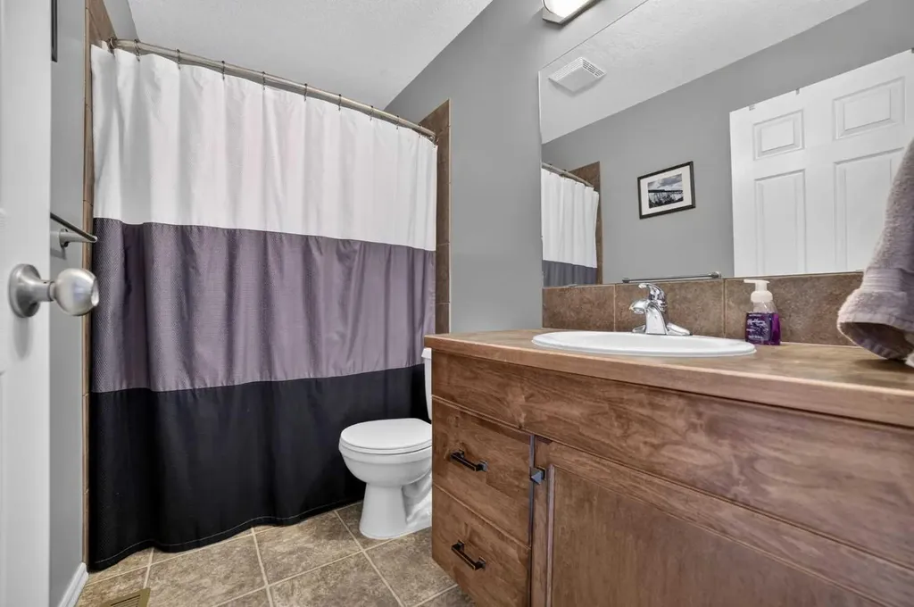 109 Couleesprings Way S Lethbridge AB T1K 4T3