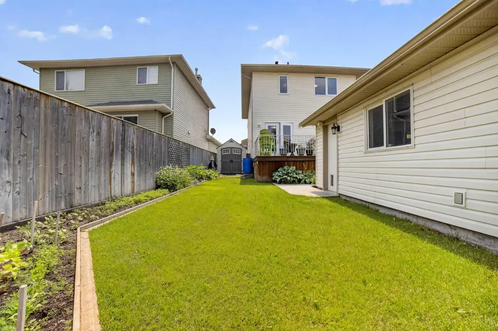109 Couleesprings Way S Lethbridge AB T1K 4T3