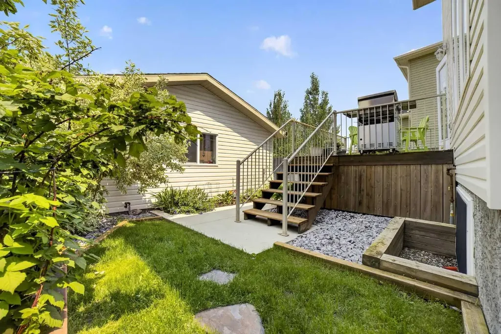 109 Couleesprings Way S Lethbridge AB T1K 4T3