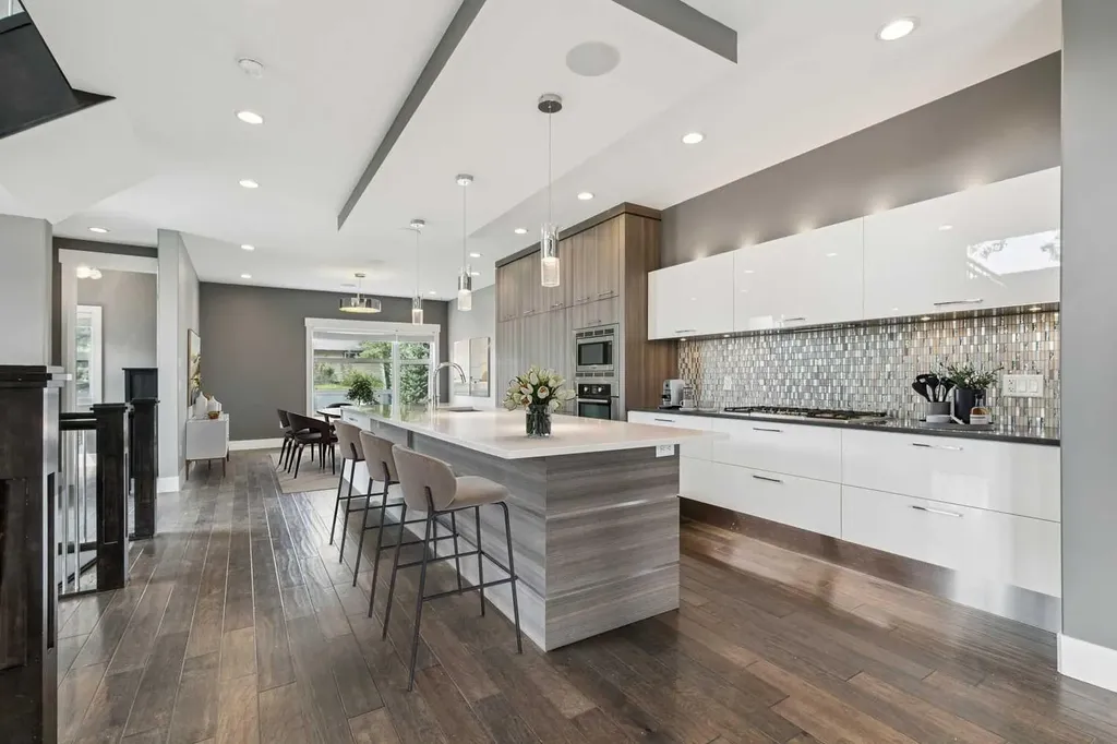 3722 7 Avenue NW Calgary AB T2N5A3