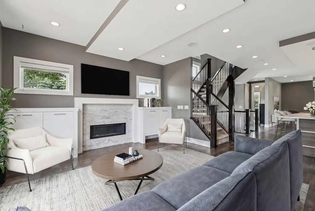 3722 7 Avenue NW Calgary AB T2N5A3