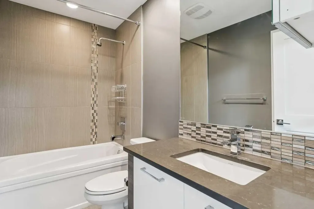 3722 7 Avenue NW Calgary AB T2N5A3