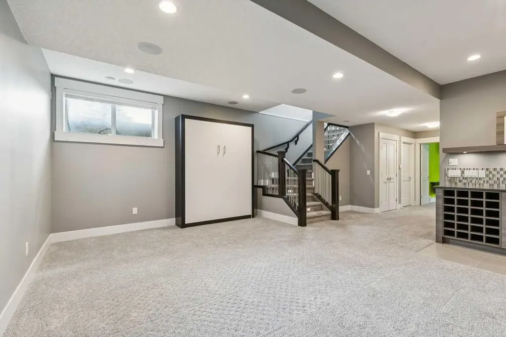 3722 7 Avenue NW Calgary AB T2N5A3