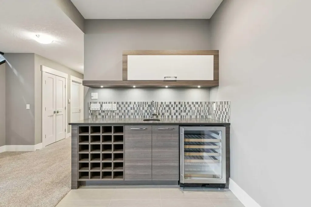 3722 7 Avenue NW Calgary AB T2N5A3