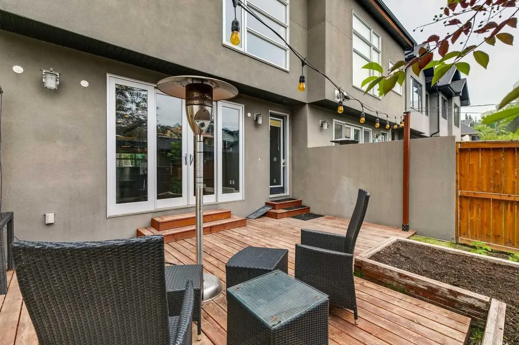 3722 7 Avenue NW Calgary AB T2N5A3