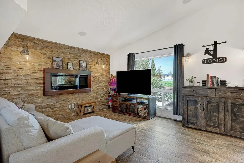 8842 115 Avenue Grande Prairie AB T8X 0A7