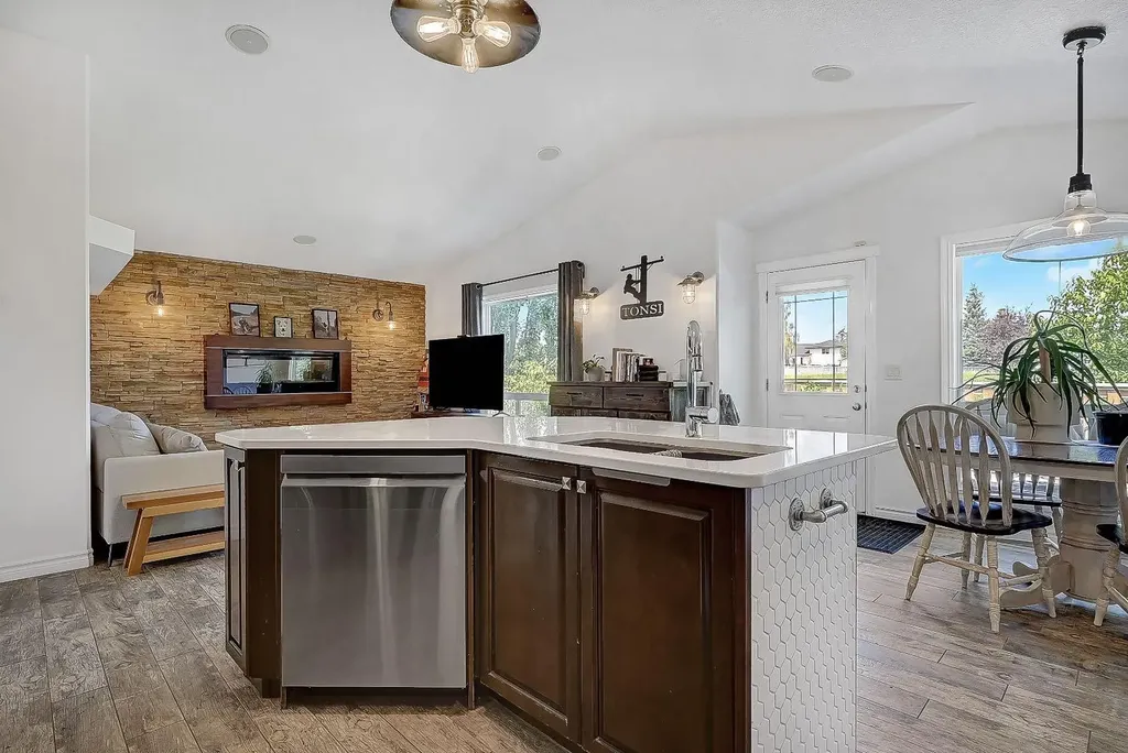 8842 115 Avenue Grande Prairie AB T8X 0A7