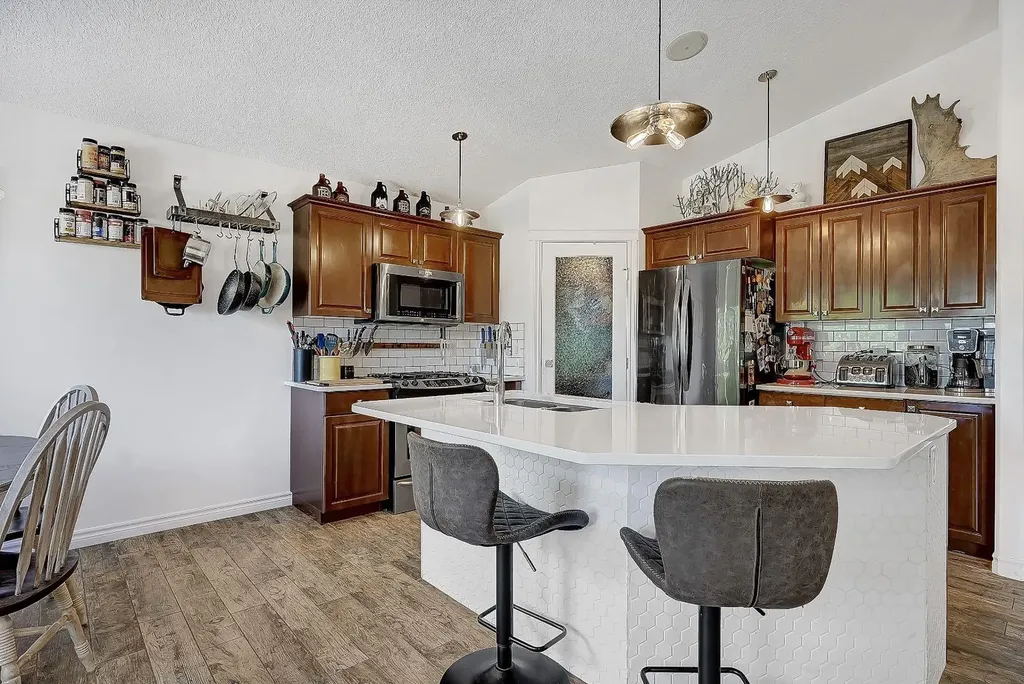 8842 115 Avenue Grande Prairie AB T8X 0A7