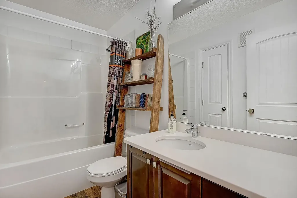8842 115 Avenue Grande Prairie AB T8X 0A7