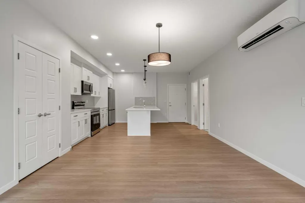 42 Cranbrook Gardens SE Calgary AB T3M3P9