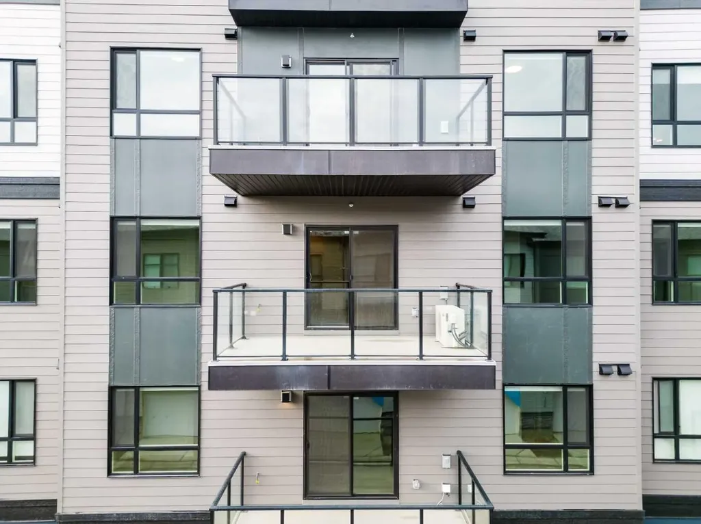 42 Cranbrook Gardens SE Calgary AB T3M3P9