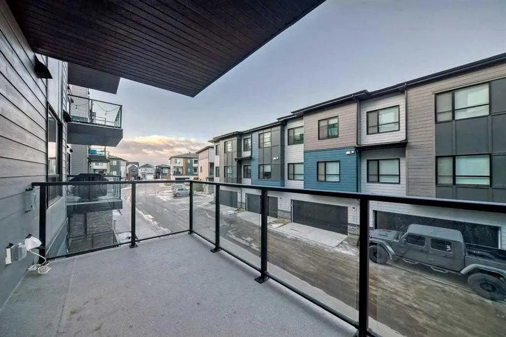 42 Cranbrook Gardens SE Calgary AB T3M3P9