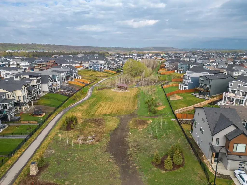 42 Cranbrook Gardens SE Calgary AB T3M3P9