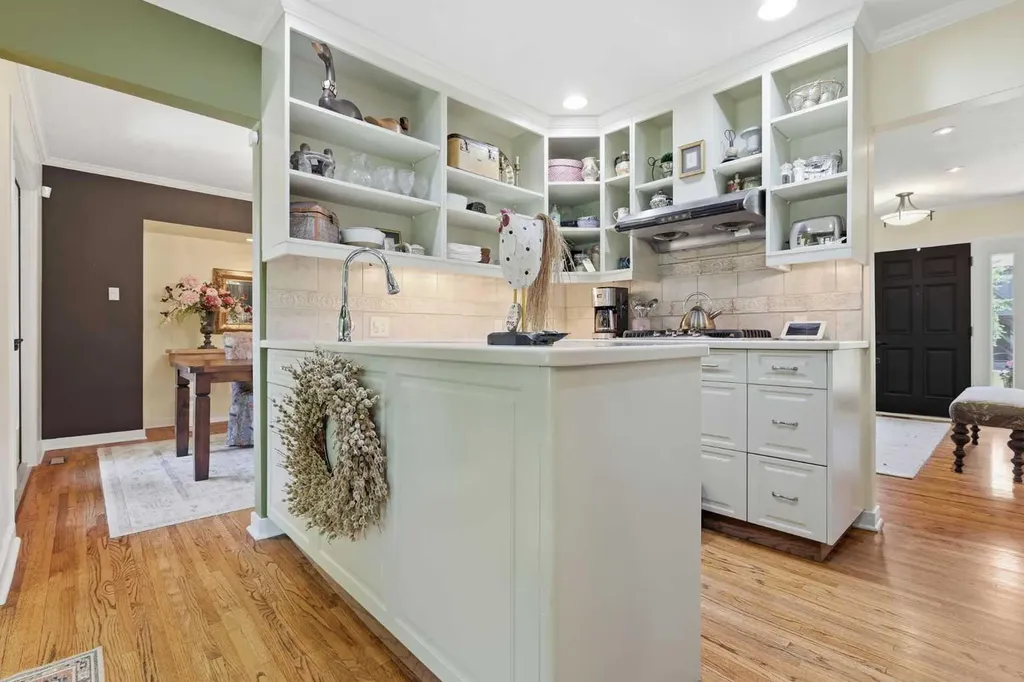 1415 21a Street NW Calgary AB T2N 2M5