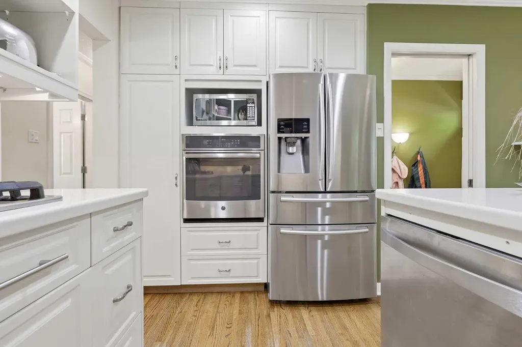 1415 21a Street NW Calgary AB T2N 2M5