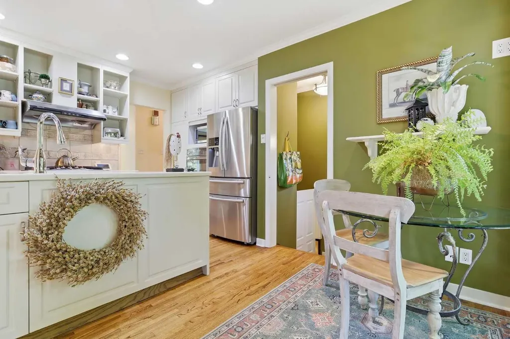 1415 21a Street NW Calgary AB T2N 2M5