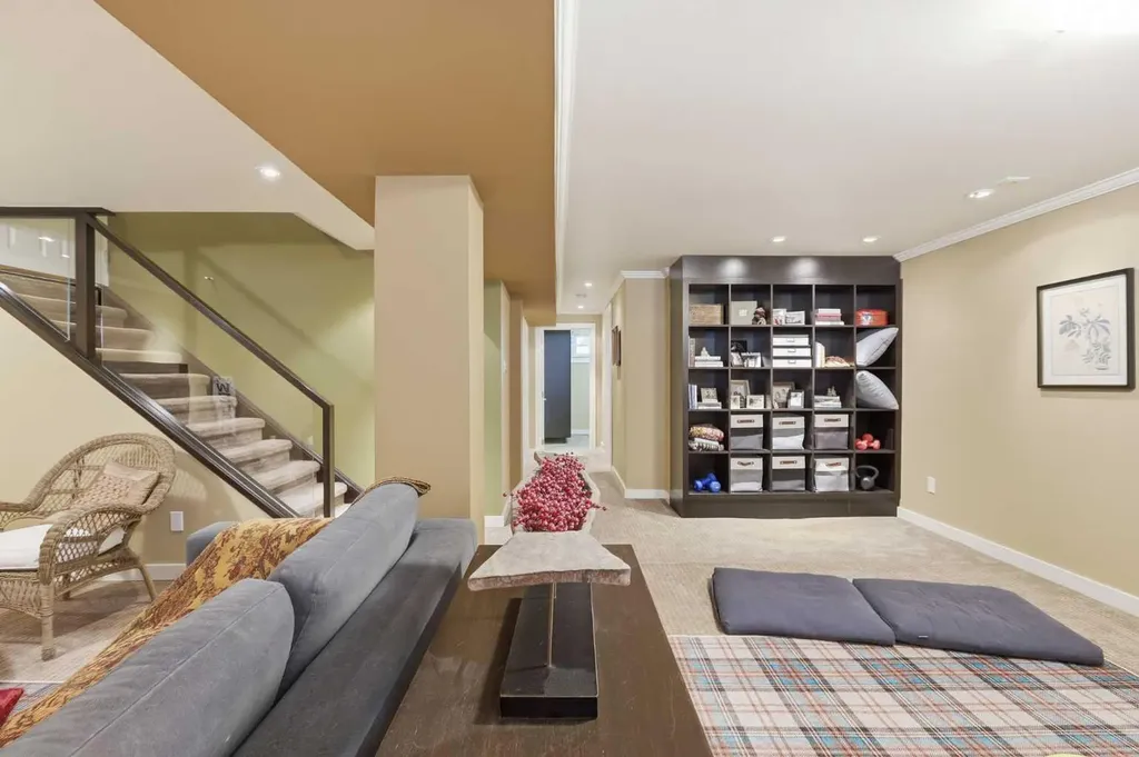 1415 21a Street NW Calgary AB T2N 2M5