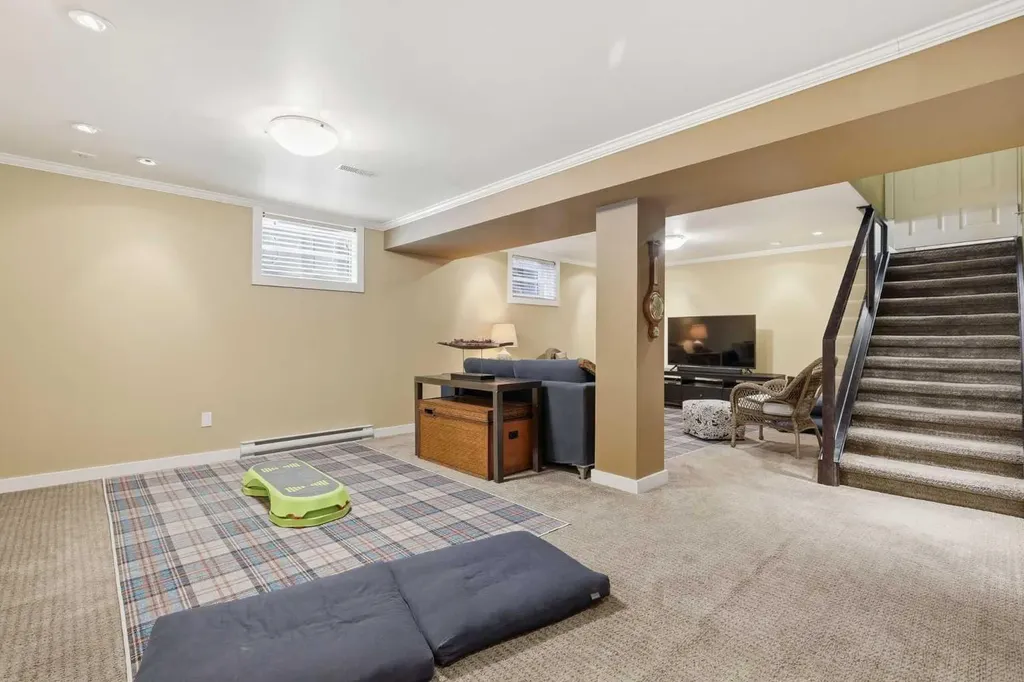 1415 21a Street NW Calgary AB T2N 2M5
