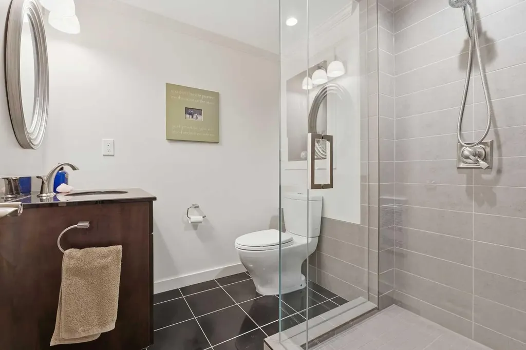 1415 21a Street NW Calgary AB T2N 2M5