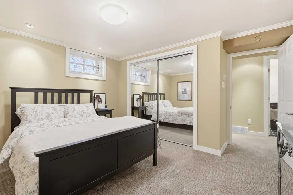 1415 21a Street NW Calgary AB T2N 2M5