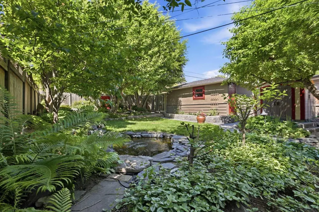 1415 21a Street NW Calgary AB T2N 2M5
