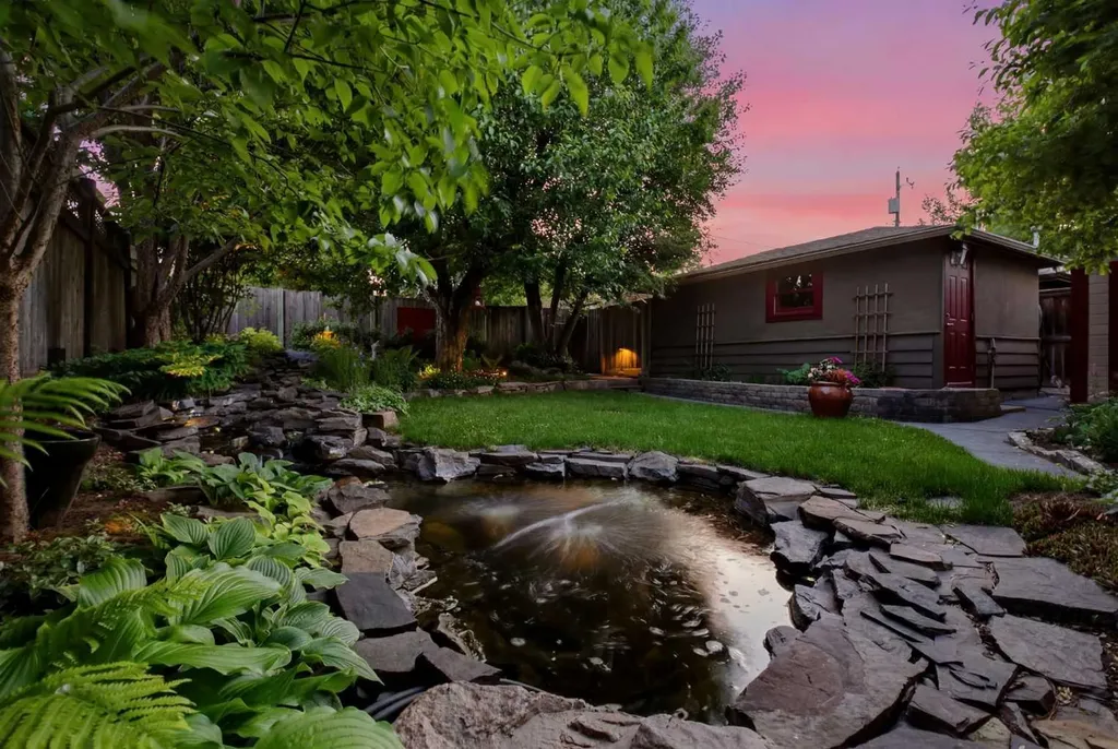 1415 21a Street NW Calgary AB T2N 2M5