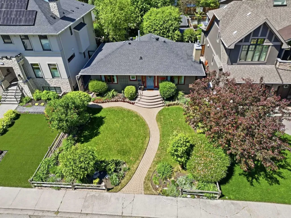 1415 21a Street NW Calgary AB T2N 2M5