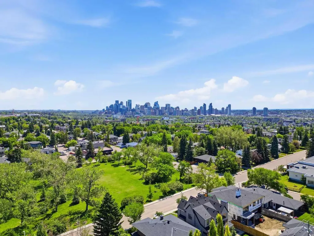 1415 21a Street NW Calgary AB T2N 2M5