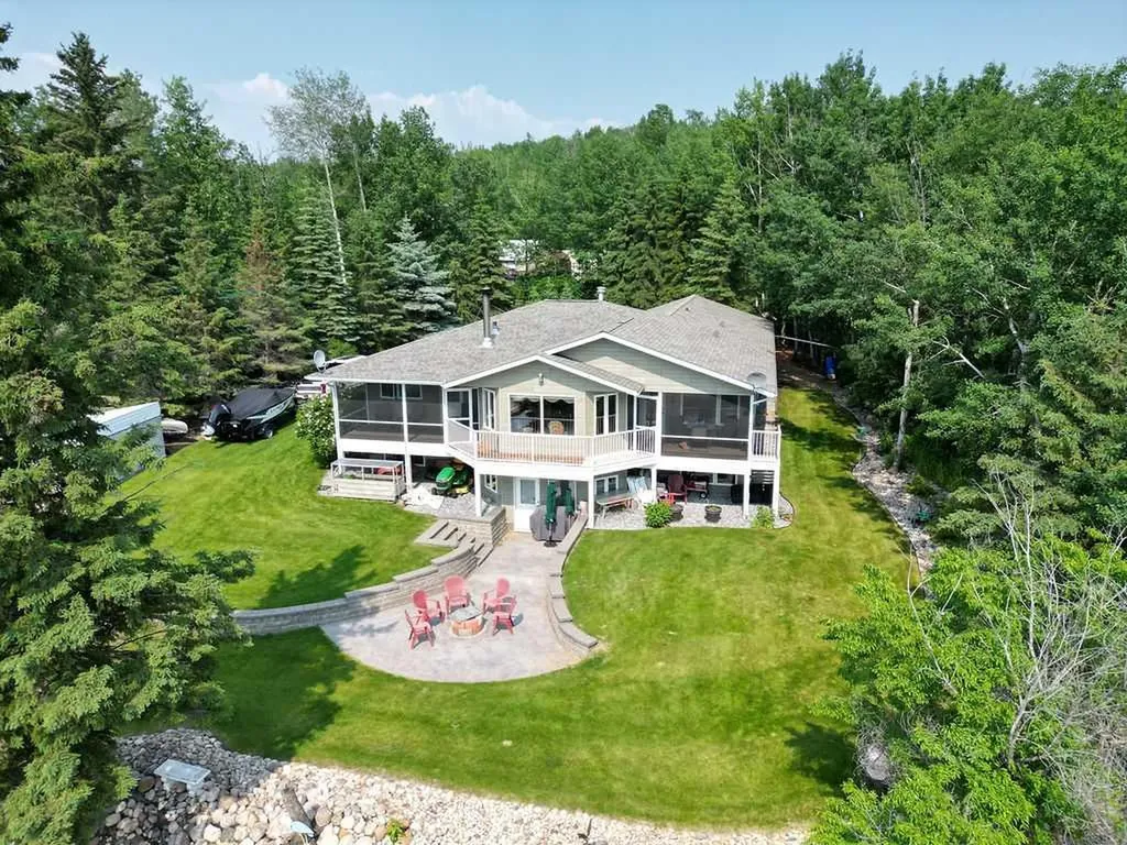 412 Willow Drive Sunset Beach AB T9S 1R6