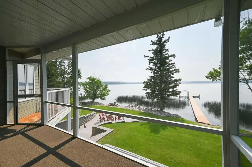 412 Willow Drive Sunset Beach AB T9S 1R6