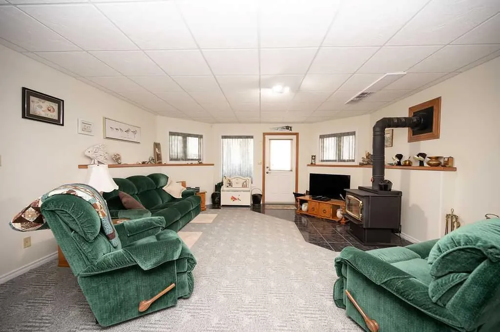 412 Willow Drive Sunset Beach AB T9S 1R6