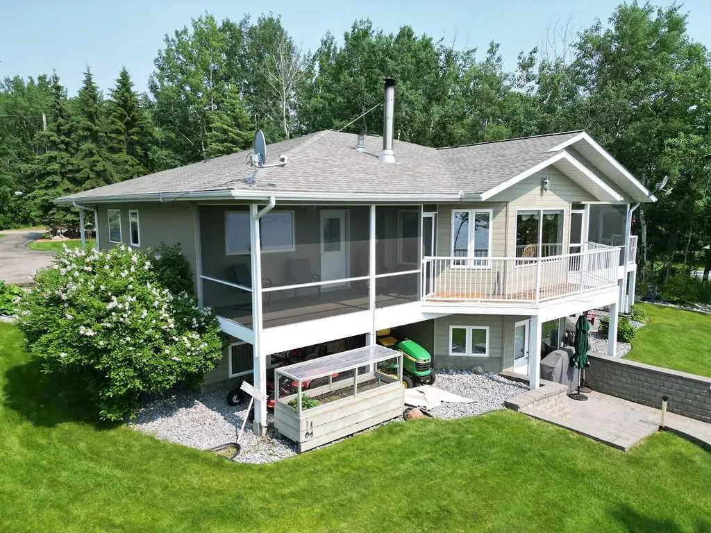 412 Willow Drive Sunset Beach AB T9S 1R6