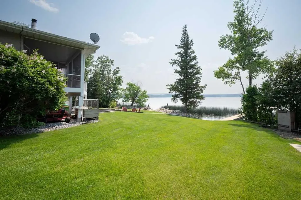 412 Willow Drive Sunset Beach AB T9S 1R6