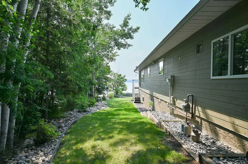 412 Willow Drive Sunset Beach AB T9S 1R6