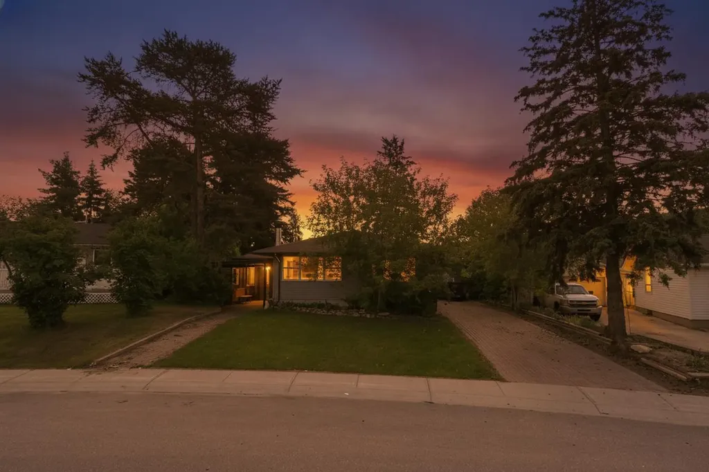 11 Crescent Heights Fort Mcmurray AB T9H1L6