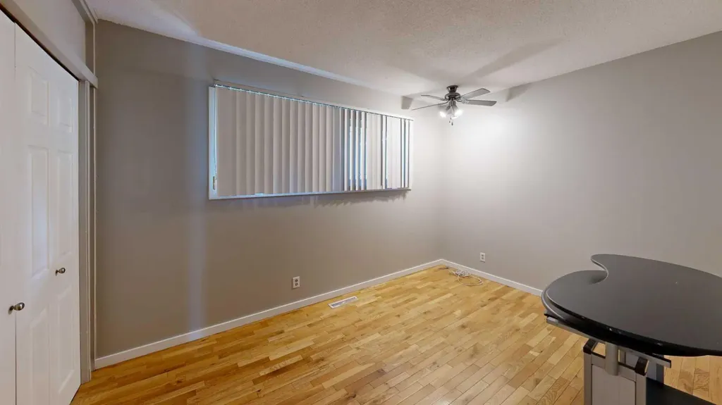 11 Crescent Heights Fort Mcmurray AB T9H1L6