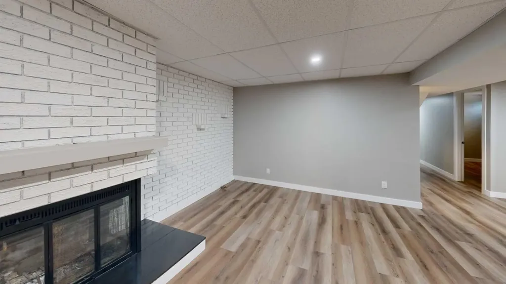 11 Crescent Heights Fort Mcmurray AB T9H1L6