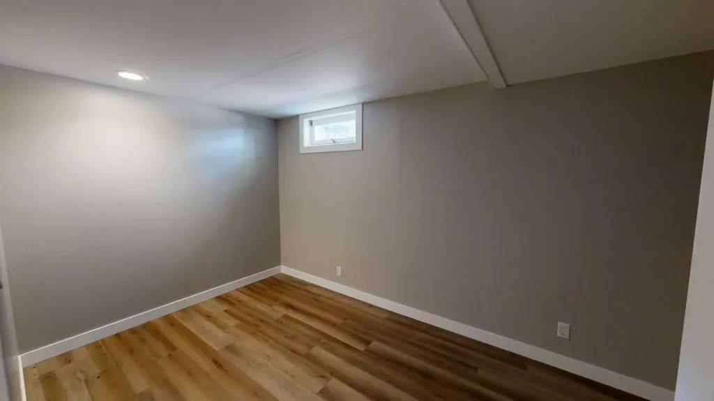 11 Crescent Heights Fort Mcmurray AB T9H1L6