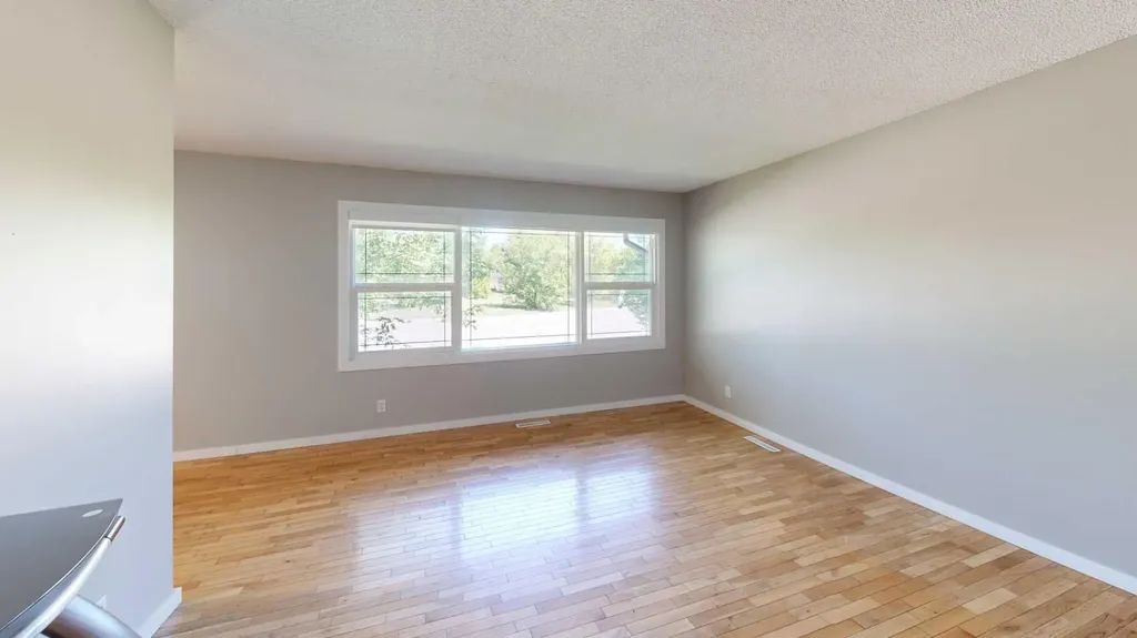 11 Crescent Heights Fort Mcmurray AB T9H1L6