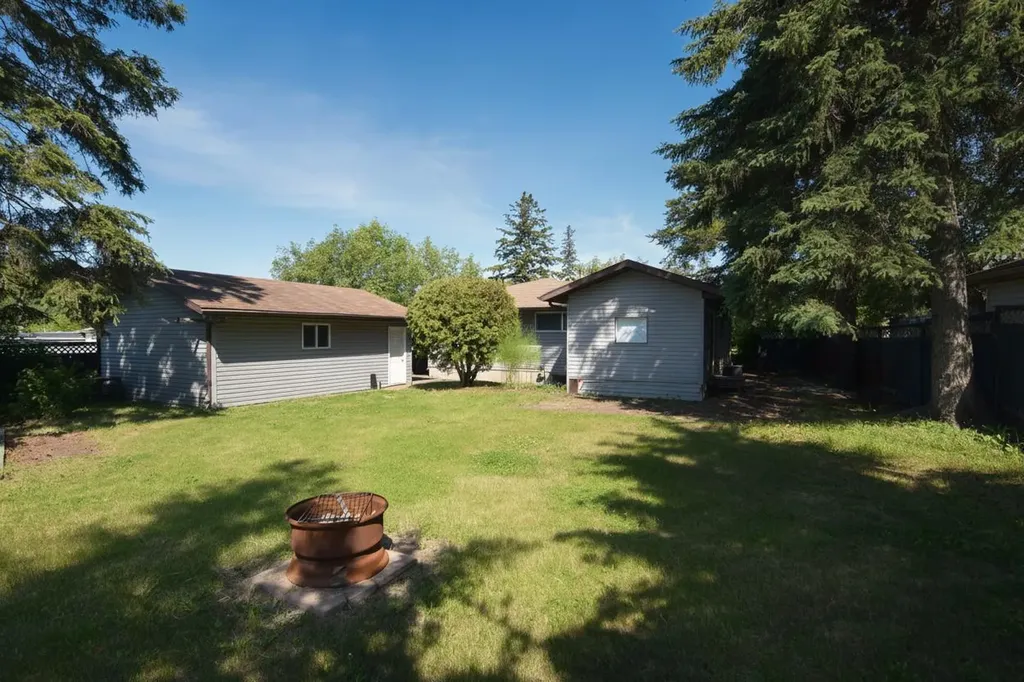 11 Crescent Heights Fort Mcmurray AB T9H1L6