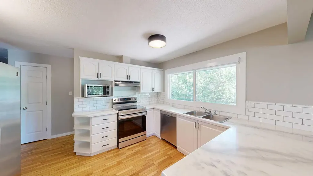 11 Crescent Heights Fort Mcmurray AB T9H1L6