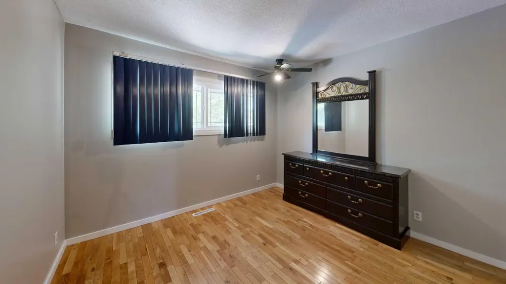 11 Crescent Heights Fort Mcmurray AB T9H1L6