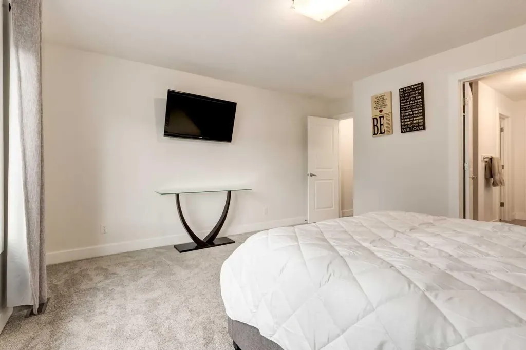 104 Auburn Shores Way SE Calgary AB T3M1T5
