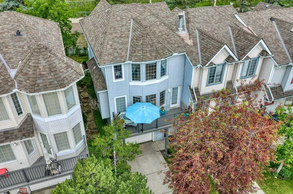 68 Patina Point SW Calgary AB T3H 3J7
