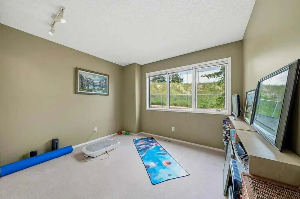 68 Patina Point SW Calgary AB T3H 3J7