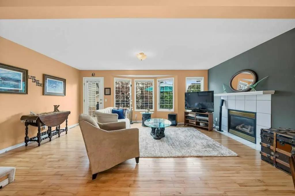 68 Patina Point SW Calgary AB T3H 3J7