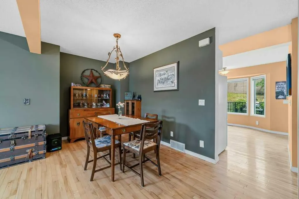 68 Patina Point SW Calgary AB T3H 3J7