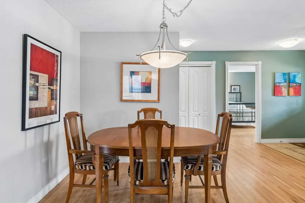 856 Lake Twintree Crescent SE Calgary AB T2J 2W3