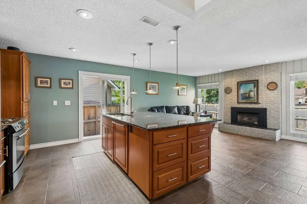 856 Lake Twintree Crescent SE Calgary AB T2J 2W3